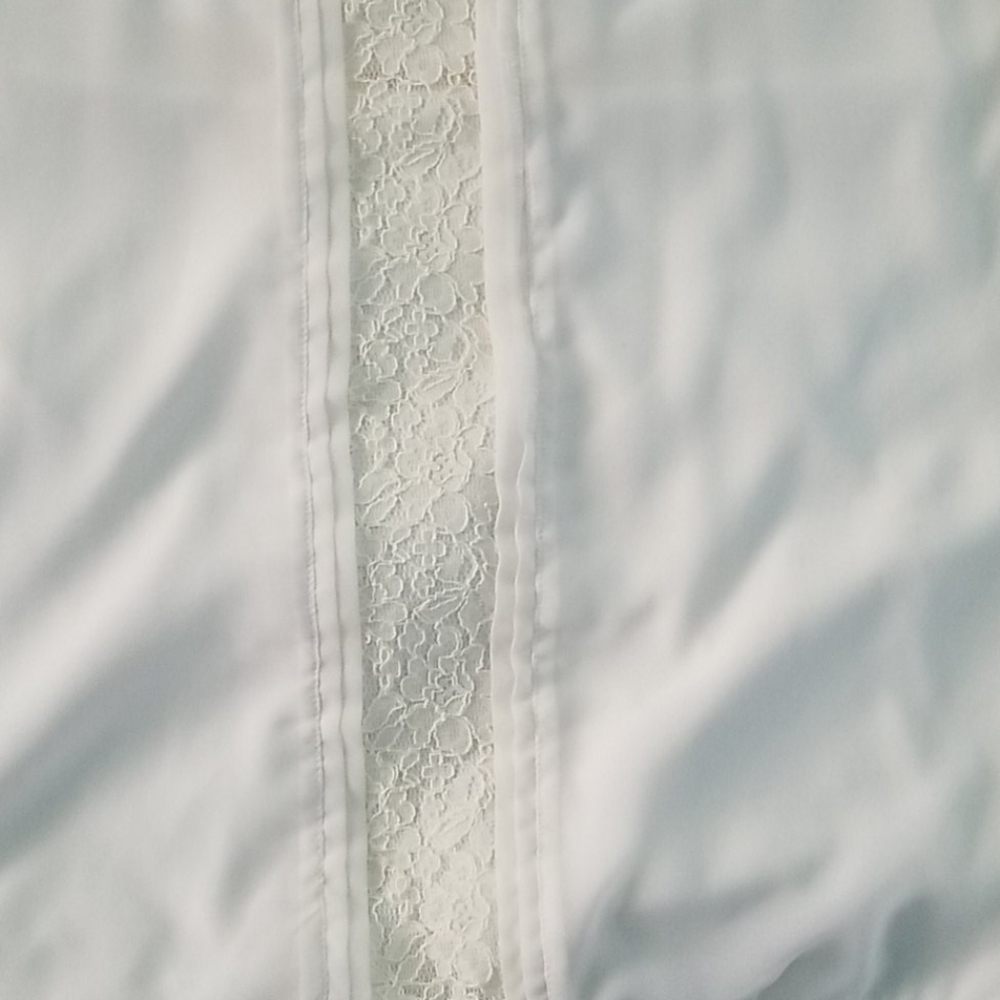 Express Lace Cami - Picture 3 of 4